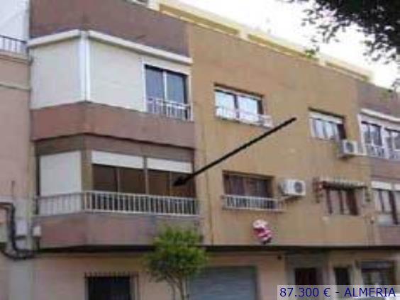 Vendo piso de 3 habitaciones en  Almería Capital
